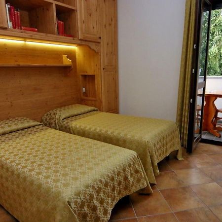 Albergo Ristorante Centro Vico Canavese Екстер'єр фото