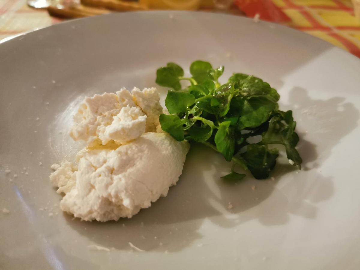 Albergo Ristorante Centro Vico Canavese Екстер'єр фото