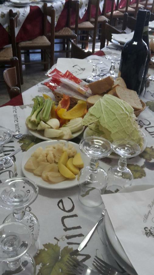 Albergo Ristorante Centro Vico Canavese Екстер'єр фото