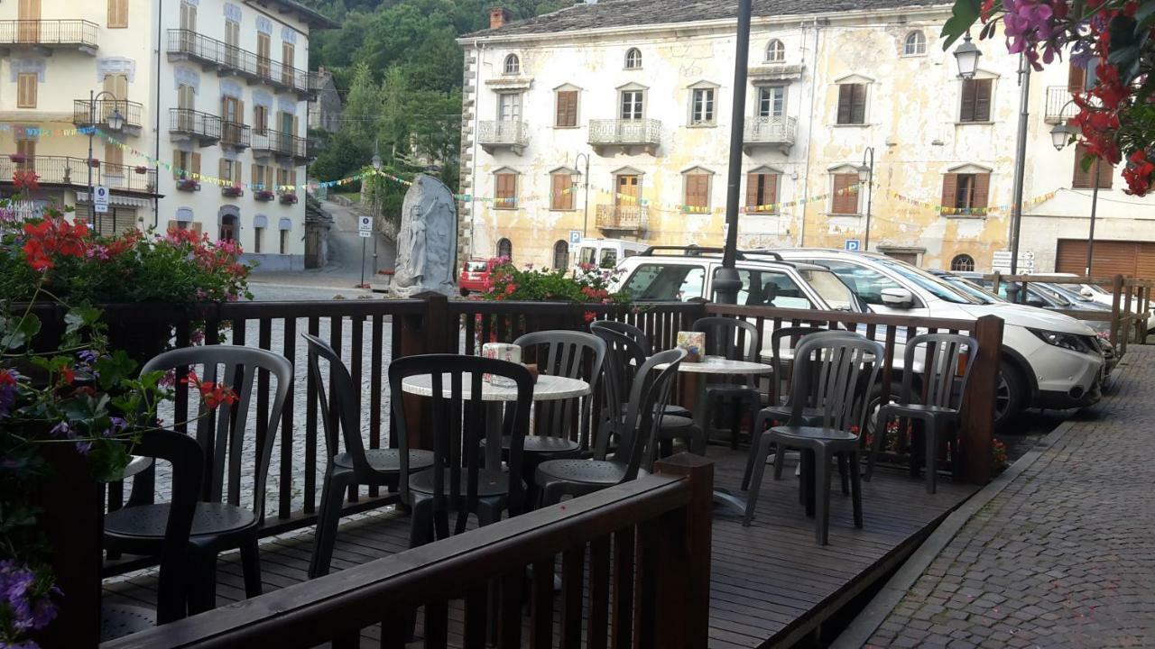 Albergo Ristorante Centro Vico Canavese Екстер'єр фото