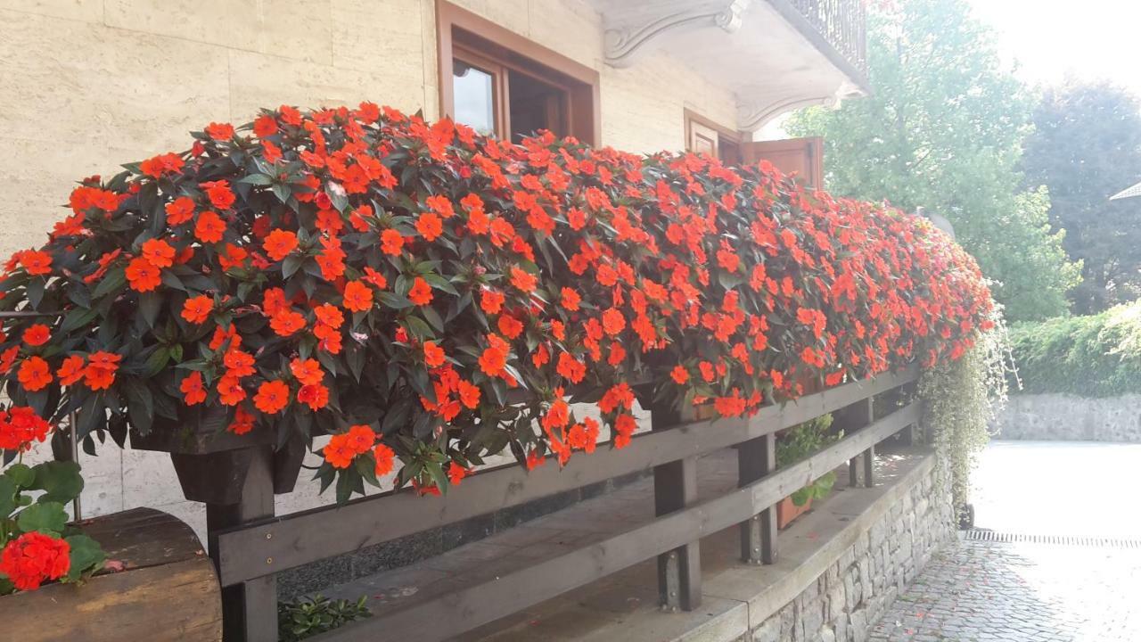 Albergo Ristorante Centro Vico Canavese Екстер'єр фото