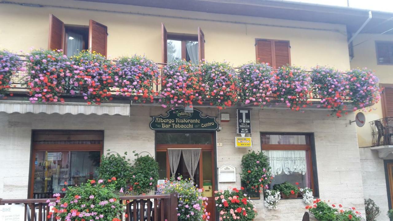 Albergo Ristorante Centro Vico Canavese Екстер'єр фото