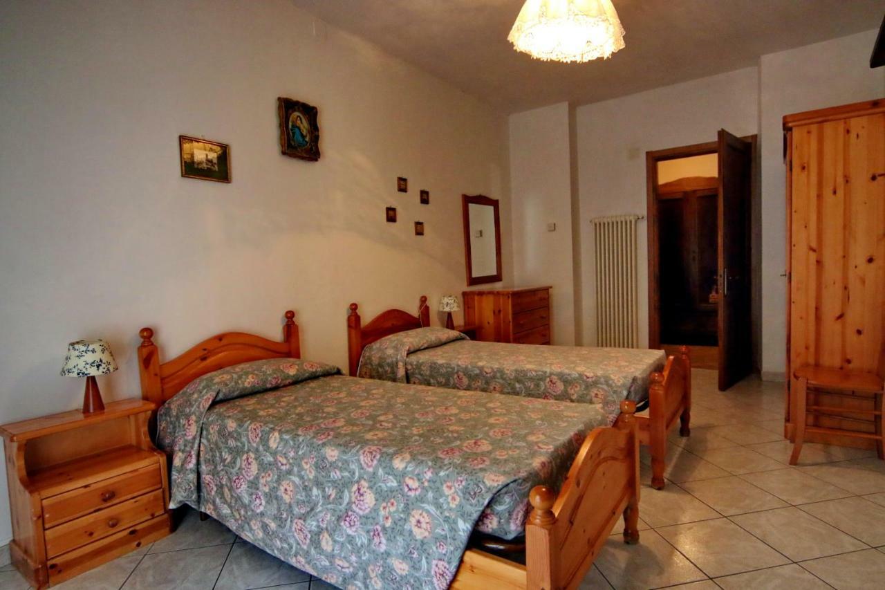 Albergo Ristorante Centro Vico Canavese Екстер'єр фото