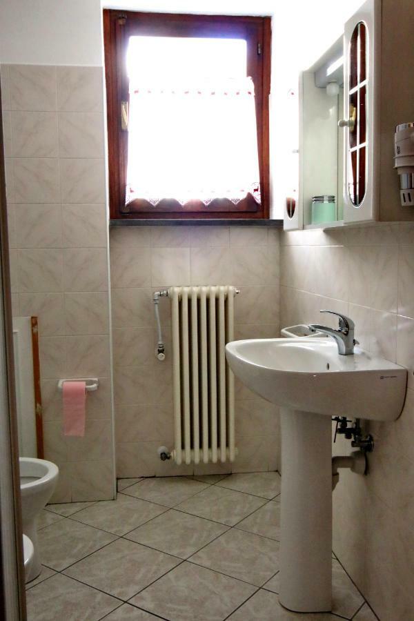 Albergo Ristorante Centro Vico Canavese Екстер'єр фото