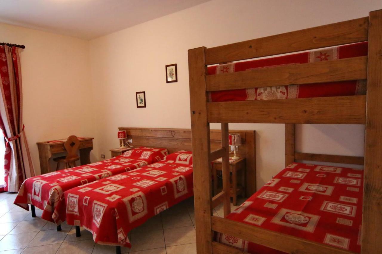 Albergo Ristorante Centro Vico Canavese Екстер'єр фото